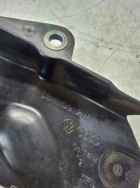 OSŁONA POMPY WODY AUDI A3 A4 A5 Q5 VW 1.8 TFSI 06K109121B