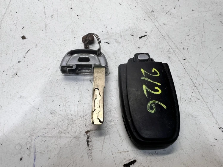 KLUCZYK PILOT AUDI A4 B8 A5 8T A6 C7 8K0959754D 2/26