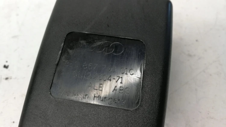 ZAPINKA PASA TYŁ AUDI A4 B6 B7 8E0857740
