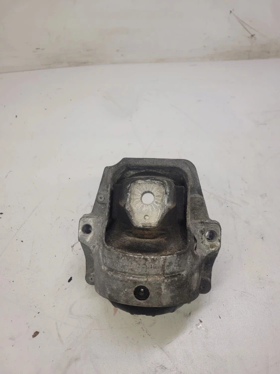 ŁAPA PODUSZKA SILNIKA AUDI A4 A5 Q5 8R0199381AL