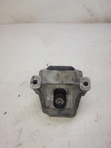 ŁAPA PODUSZKA SILNIKA AUDI A4 A5 Q5 8R0199381AL