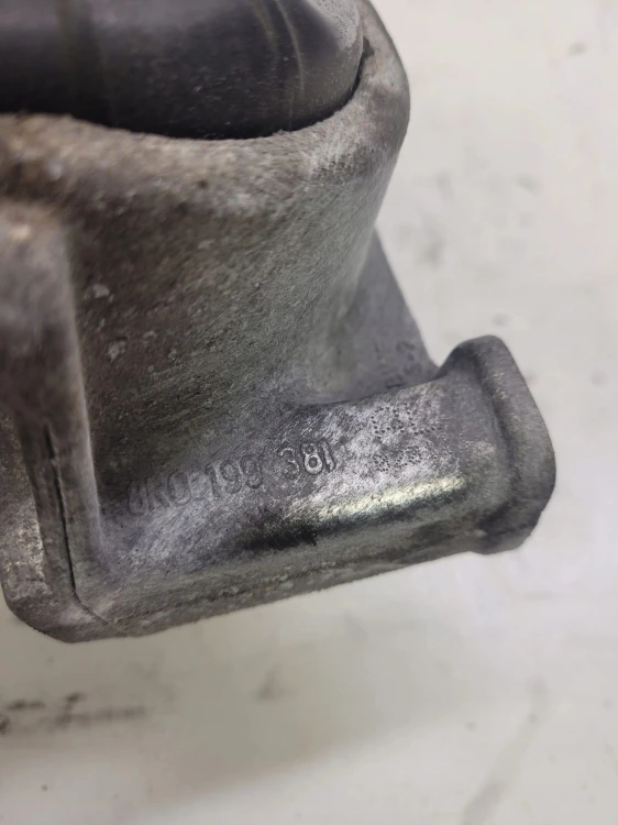 ŁAPA PODUSZKA SILNIKA AUDI A4 A5 Q5 8R0199381AL