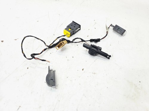 WIĄZKA SCHOWKA + WŁĄCZNIK AIRBAG AUDI A6 C7 A7 LIFT 4G0971679K 5P0919237C
