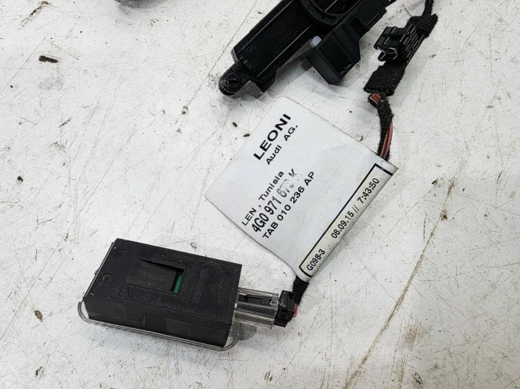 WIĄZKA SCHOWKA + WŁĄCZNIK AIRBAG AUDI A6 C7 A7 LIFT 4G0971679K 5P0919237C