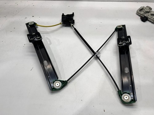 MECHANIZM PODNOSZENIA SZYBY PRAWY PRZÓD AUDI A3 8Y 8Y0837462
