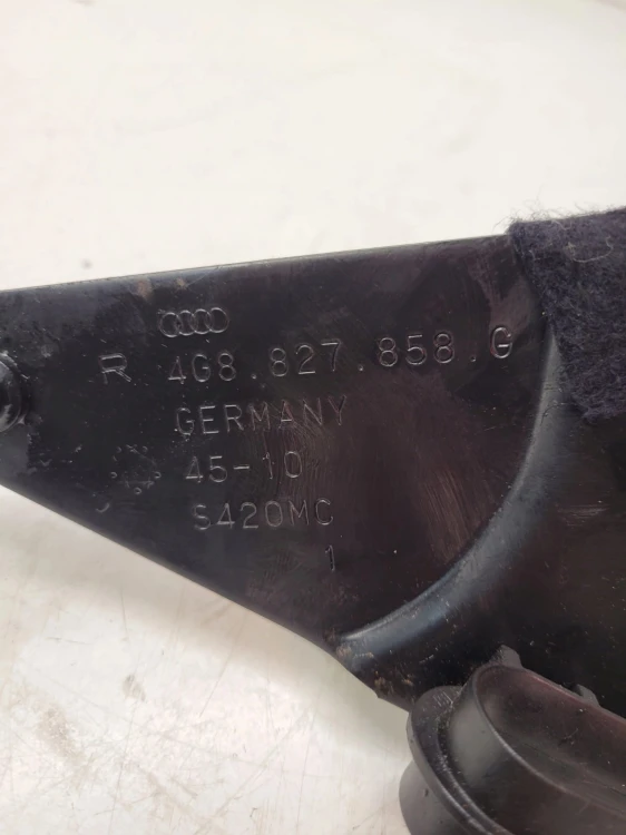 SIŁOWNIK ZAWIAS KLAPY PRAWY TYŁ AUDI A7 4G8827858G