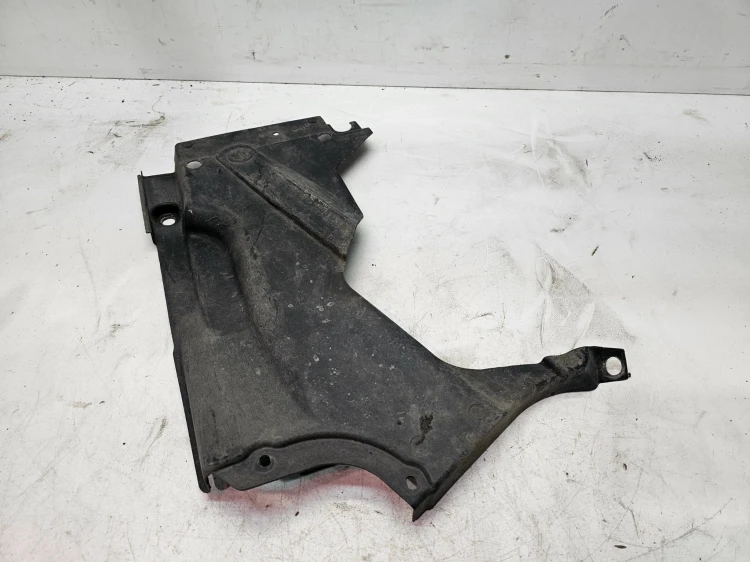 OSŁONA PODWOZIA AUDI A4 B6 B7 PRAWY TYŁ 8E0825216T