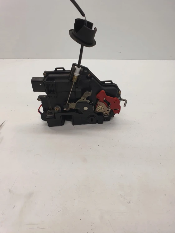 ZAMEK DRZWI PRAWY TYŁ AUDI 8E0839016C 7PIN