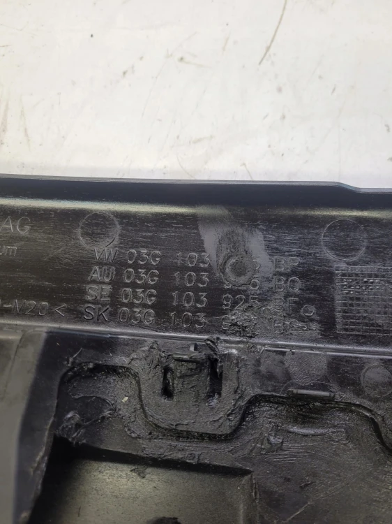 OSŁONA POKRYWA SILNIKA VW AUDI 2.0 TDI 03G103925BF