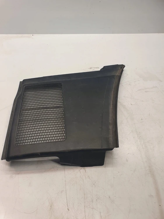 PODSZYBIE PLASTIKOWE AUDI AUDI A4 B7 8E1819447A