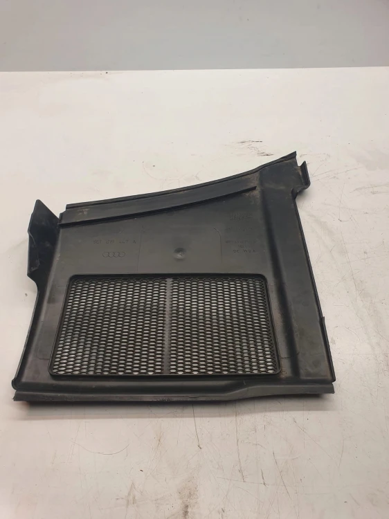 PODSZYBIE PLASTIKOWE AUDI AUDI A4 B7 8E1819447A