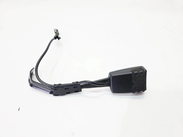 ZAPINKA PASA PRAWA Z CZUJNIKIEM AUDI A3 8P 8P0857756G