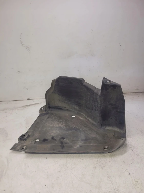OSŁONA PŁYTA PODWOZIA LEWY TYŁ AUDI Q5 8R0825219B