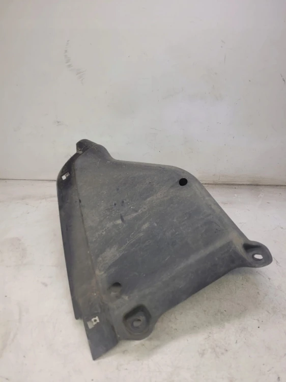 OSŁONA PŁYTA PODWOZIA LEWY TYŁ AUDI Q5 8R0825219B
