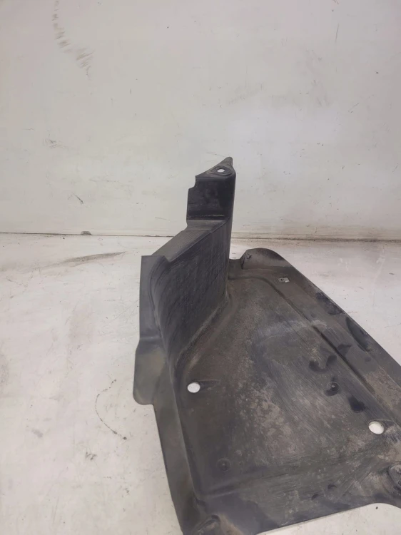 OSŁONA PŁYTA PODWOZIA LEWY TYŁ AUDI Q5 8R0825219B