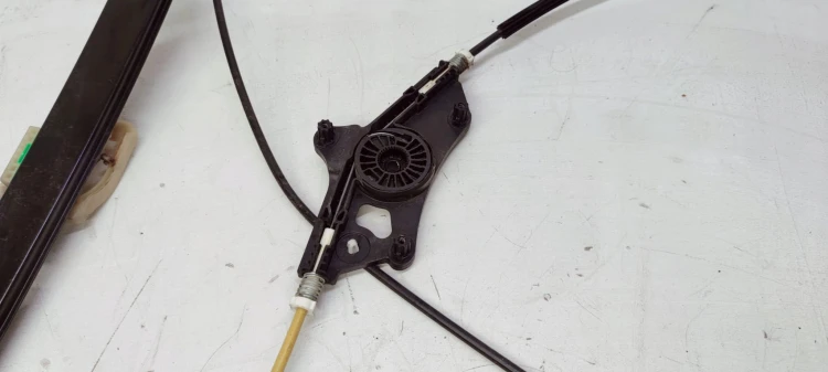 MECHANIZM SZYBY PRAWY PRZÓD AUDI A4 B9 8W0837462