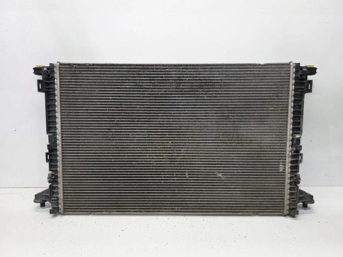 CHŁODNICA PŁYNU WODY AUDI A4 B9 A5 8W 2.0 TDI 8W0121251AK