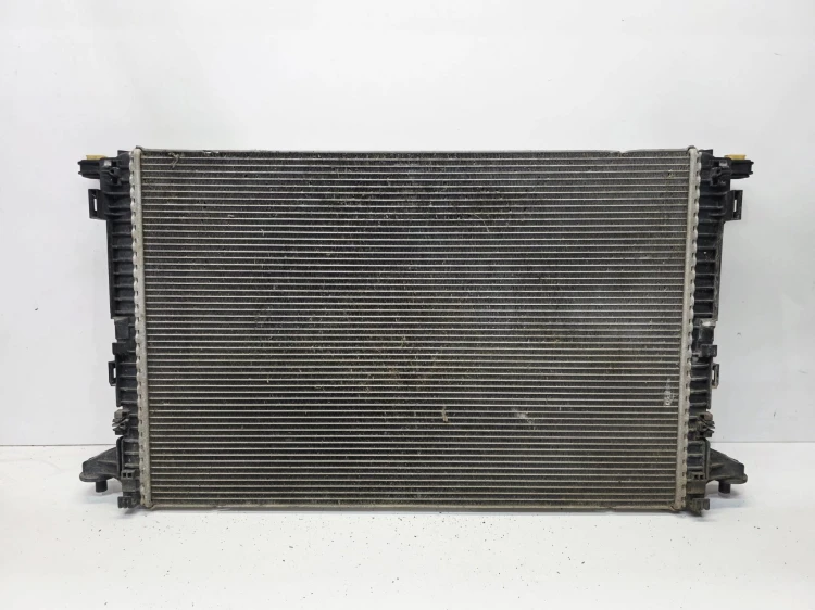 CHŁODNICA PŁYNU WODY AUDI A4 B9 A5 8W 2.0 TDI 8W0121251AK