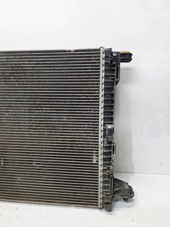 CHŁODNICA PŁYNU WODY AUDI A4 B9 A5 8W 2.0 TDI 8W0121251AK