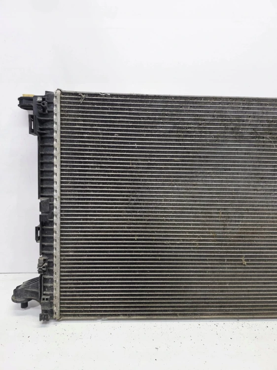 CHŁODNICA PŁYNU WODY AUDI A4 B9 A5 8W 2.0 TDI 8W0121251AK