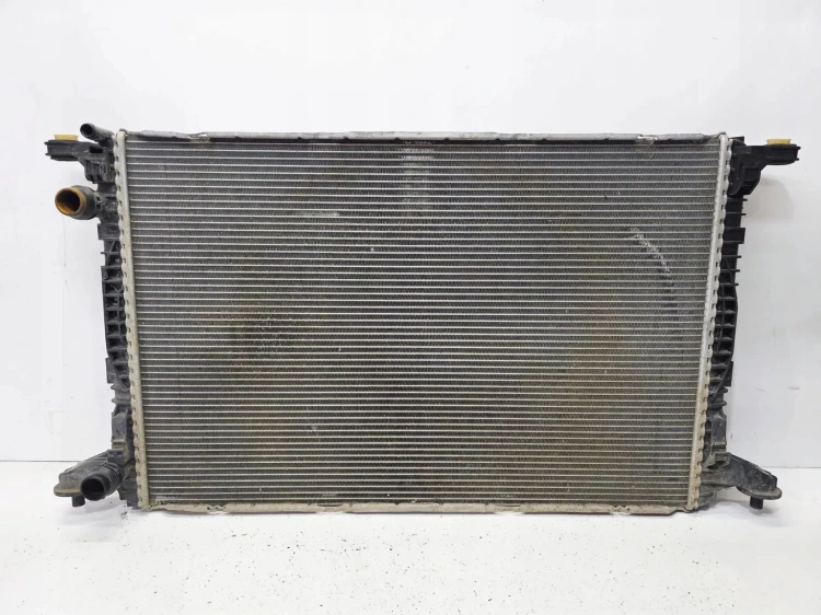CHŁODNICA PŁYNU WODY AUDI A4 B9 A5 8W 2.0 TDI 8W0121251AK