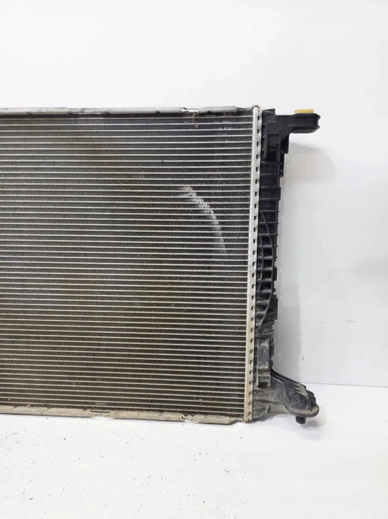 CHŁODNICA PŁYNU WODY AUDI A4 B9 A5 8W 2.0 TDI 8W0121251AK