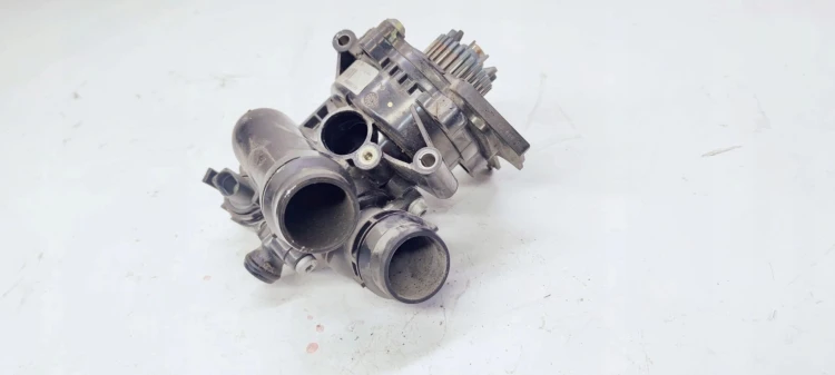 POMPA WODY AUDI A3 A4 A5 1.8 2.0 TFSI 06H121026BA