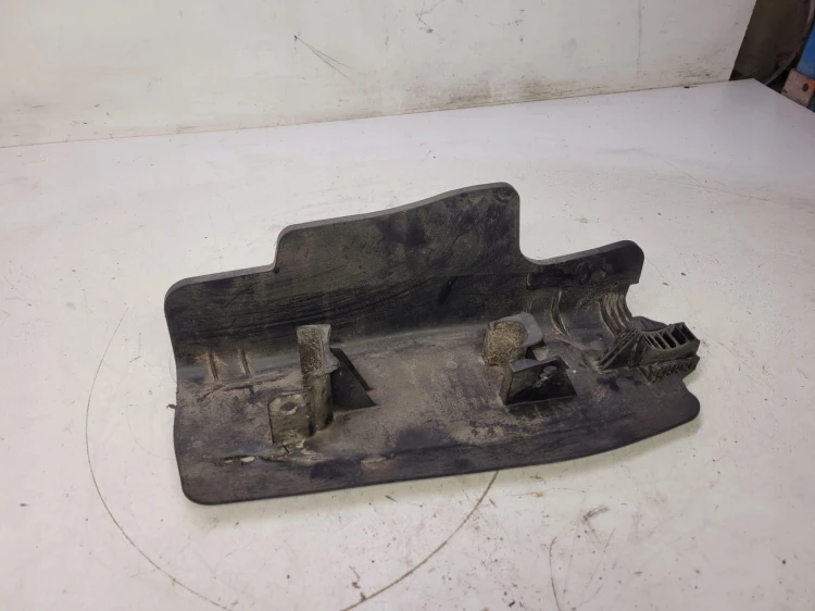 OSŁONA WAHACZA LEWY TYŁ AUDI A4 B9 8W0505415E