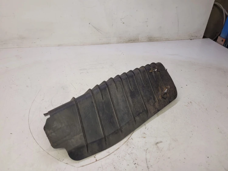 OSŁONA WAHACZA LEWY TYŁ AUDI A4 B9 8W0505415E
