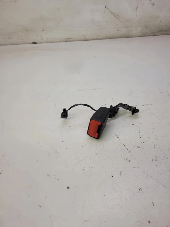 ZAPINKA PASA TYŁ AUDI A4 B9 A5 8W 8W0857740D