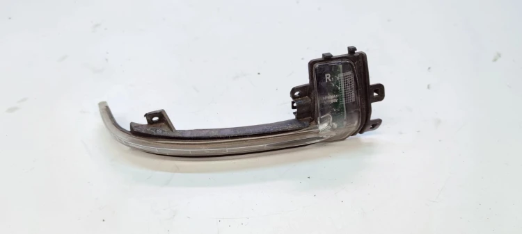 KIERUNKOWSKAZ LUSTERA PRAWY AUDI A4 B8 A5 8T LIFT 8K0949102C
