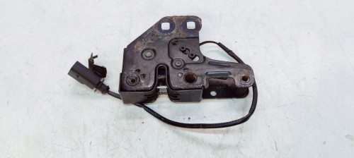 ZAMEK MASKI RYGIEL AUDI A4 B7 8E0823509C