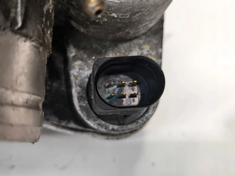 PRZEPUSTNICA AUDI VW SEAT SKODA 1.6 B 06B133062P