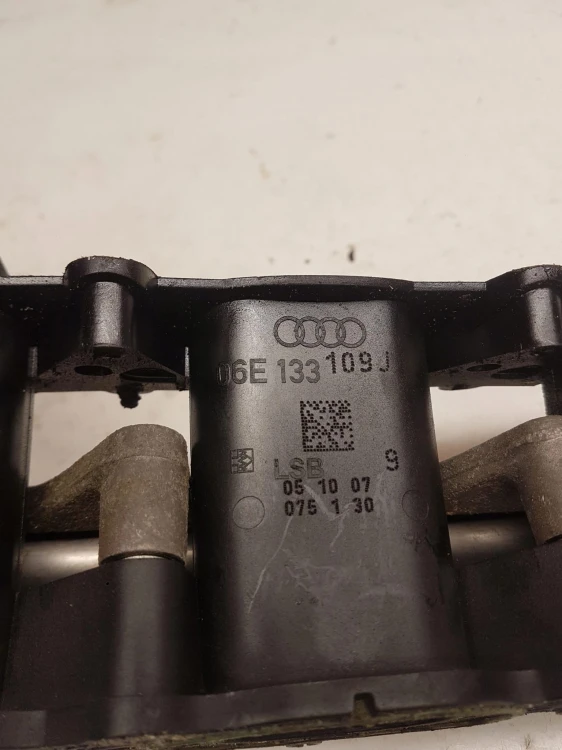 KOLEKTOR SSĄCY AUDI A4 B7 A6 C6 3.2 FSI 06E133109J