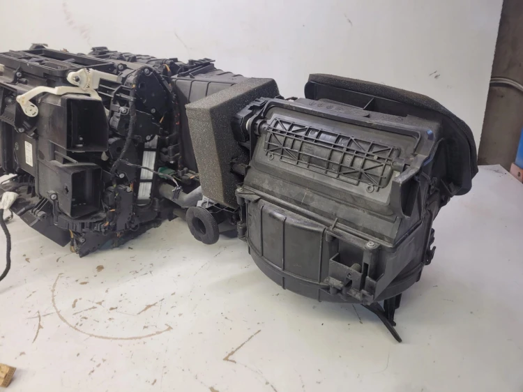 NAGRZEWNICA KOMPLETNA AUDI A8 D4 4H1820005H