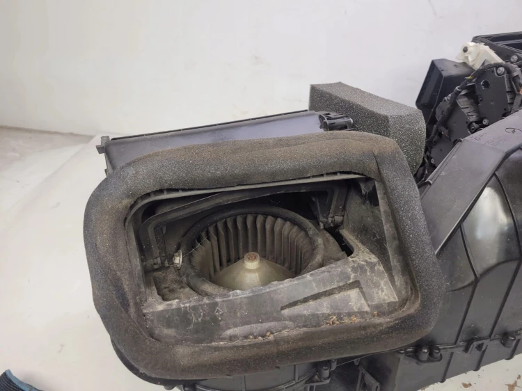 NAGRZEWNICA KOMPLETNA AUDI A8 D4 4H1820005H