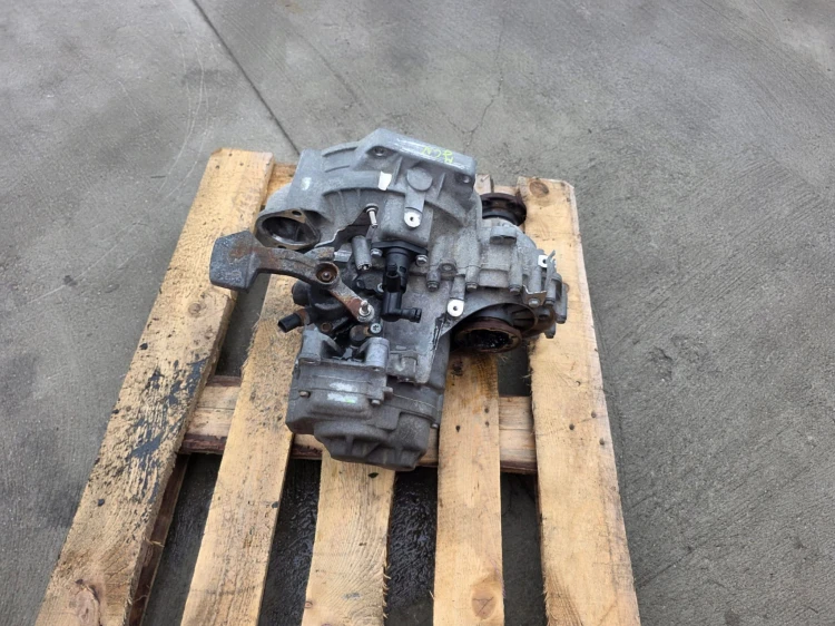 SKRZYNIA BIEGÓW AUDI VW SEAT SKODA MANUALNA 2.0 FSI JCN ORYGINAŁ !!!