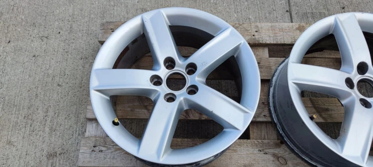 FELGA FELGI AUDI A4 A5 Q5 7,0J R17 ET37 8R0071497