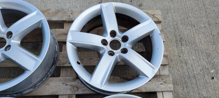FELGA FELGI AUDI A4 A5 Q5 7,0J R17 ET37 8R0071497