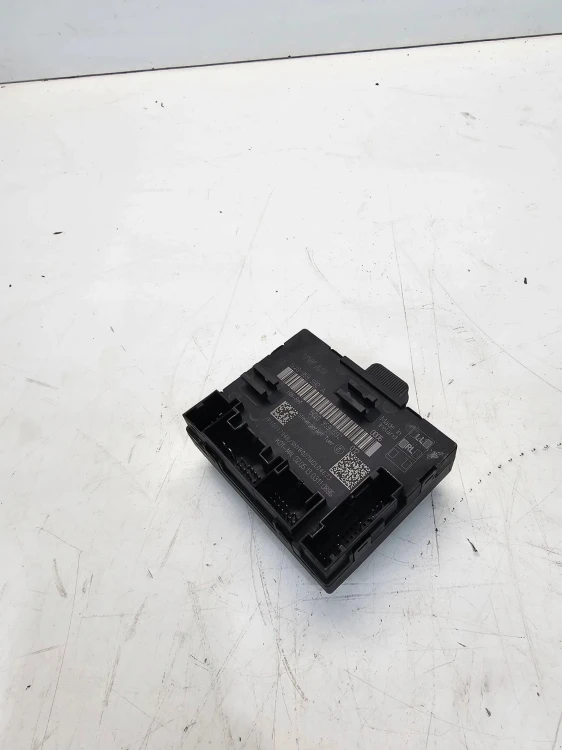 MODUŁ STEROWNIK DRZWI AUDI A3 Q3 F3 5Q0959592A