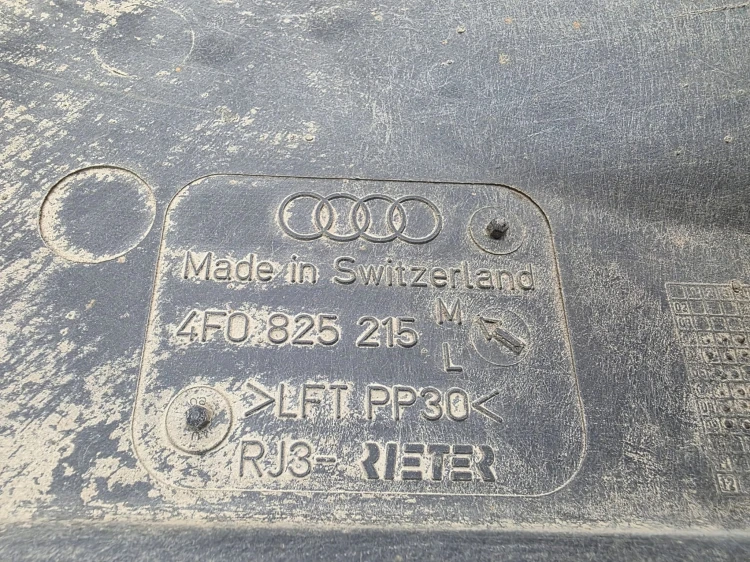 OSŁONA PŁYTA PODWOZIA AUDI A6 C6 LEWA 2004-2011 4F0825215M ORYGINAŁ !!!