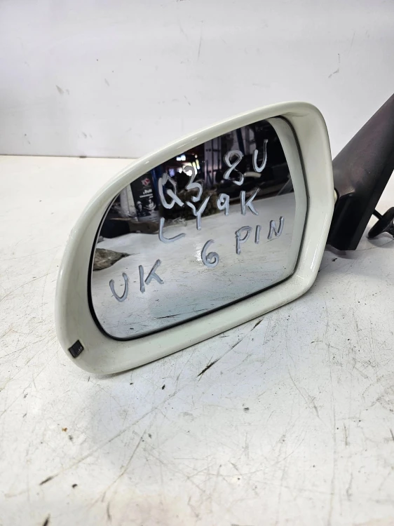 LUSTERKO ZEWNĘTRZNE LEWE AUDI Q3 8U 6 PIN LY9K UK