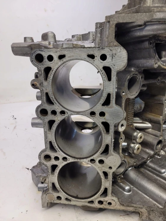 BLOK SILNIKA AUDI A6 C6 3.2 AUK 06E103023G