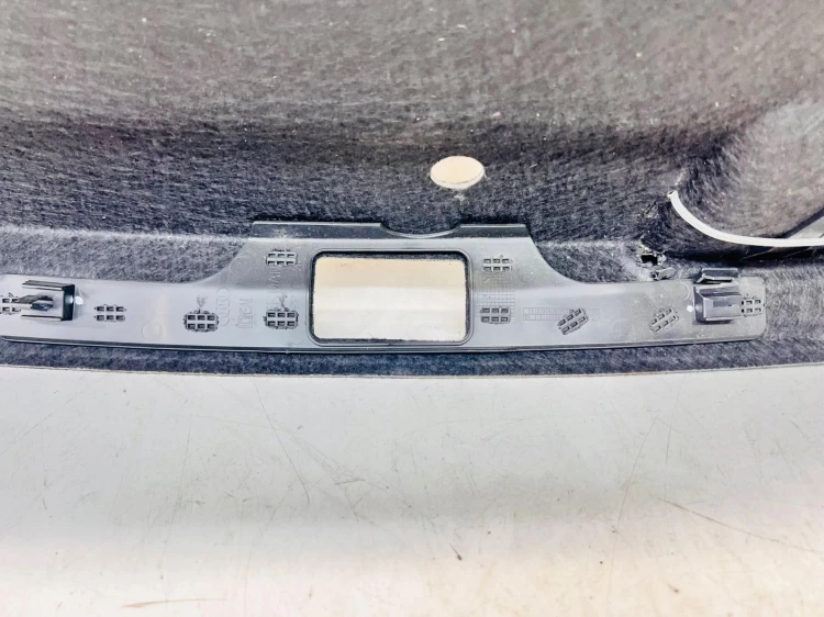 TAPICERKA KLAPY TYL AUDI A4 B9 SEDAN 8W5867975F CA9