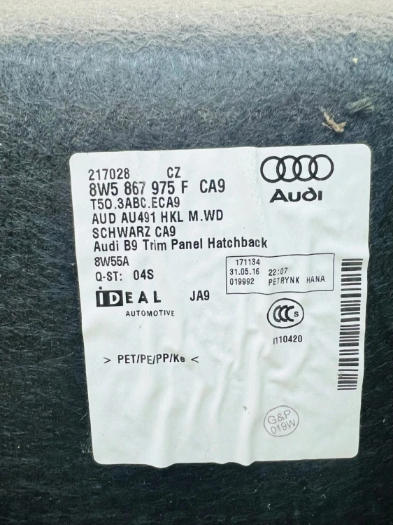 TAPICERKA KLAPY TYL AUDI A4 B9 SEDAN 8W5867975F CA9
