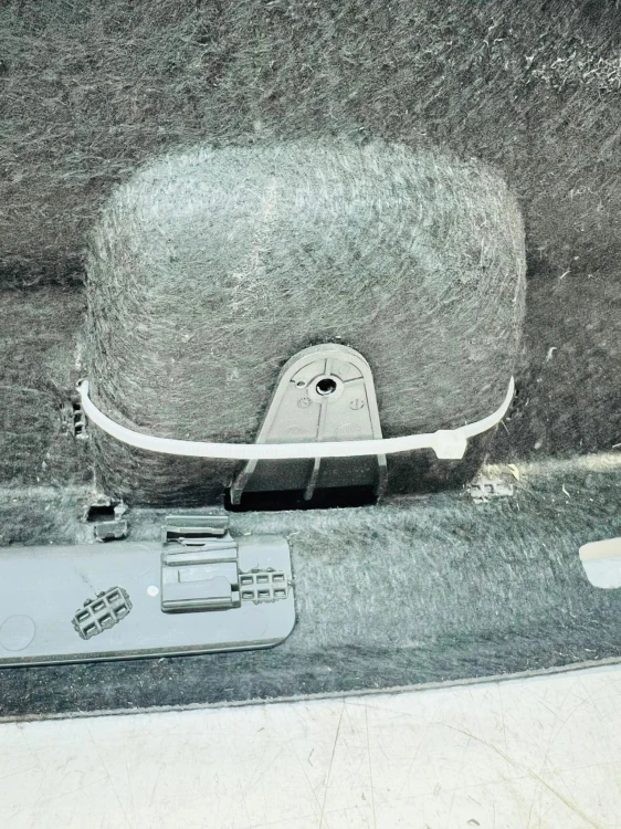TAPICERKA KLAPY TYL AUDI A4 B9 SEDAN 8W5867975F CA9