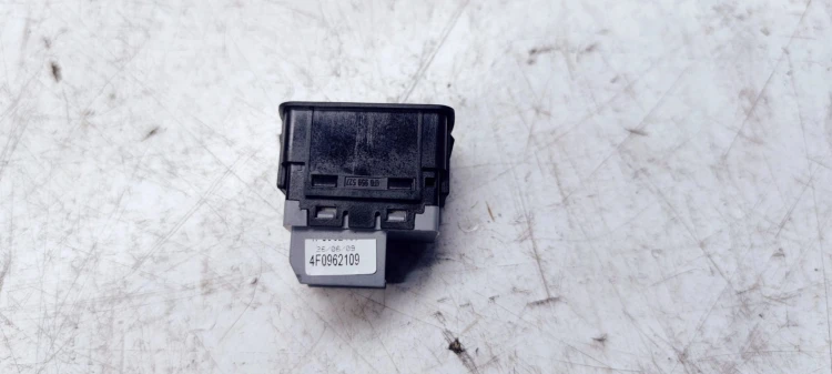 WŁĄCZNIK WYŁĄCZNIK ALARMU AUDI A4 A5 A6 4F0962109