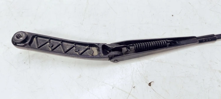 RAMIĘ WYCIERACZKI PRAWE AUDI A4 B8 EU 8K1955408A