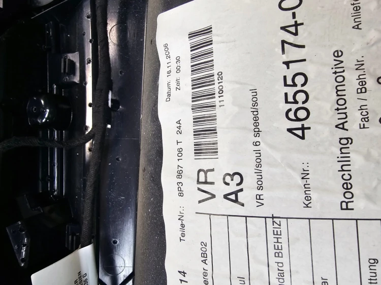 BOCZEK DRZWI PRAWY PRZÓD AUDI A3 8P 8P1867106T EUROPA