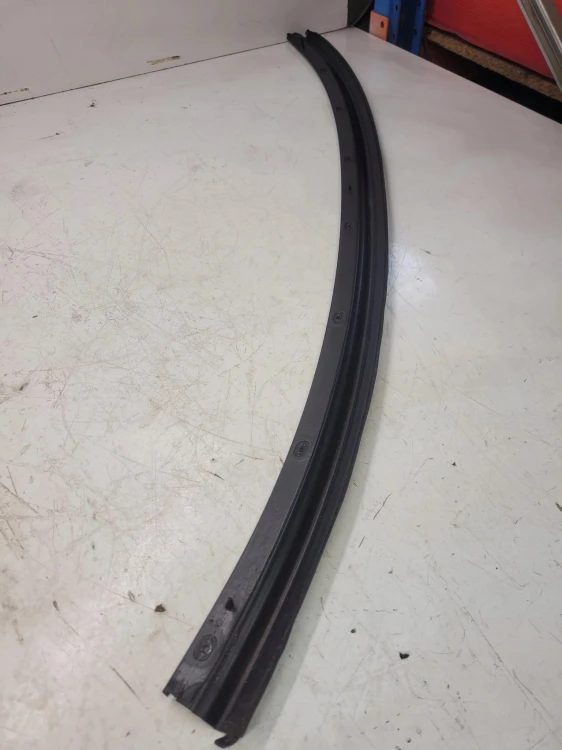 LISTWA GÓRNA SZYBY P AUDI A3 8P CABRIO 8P7845389A